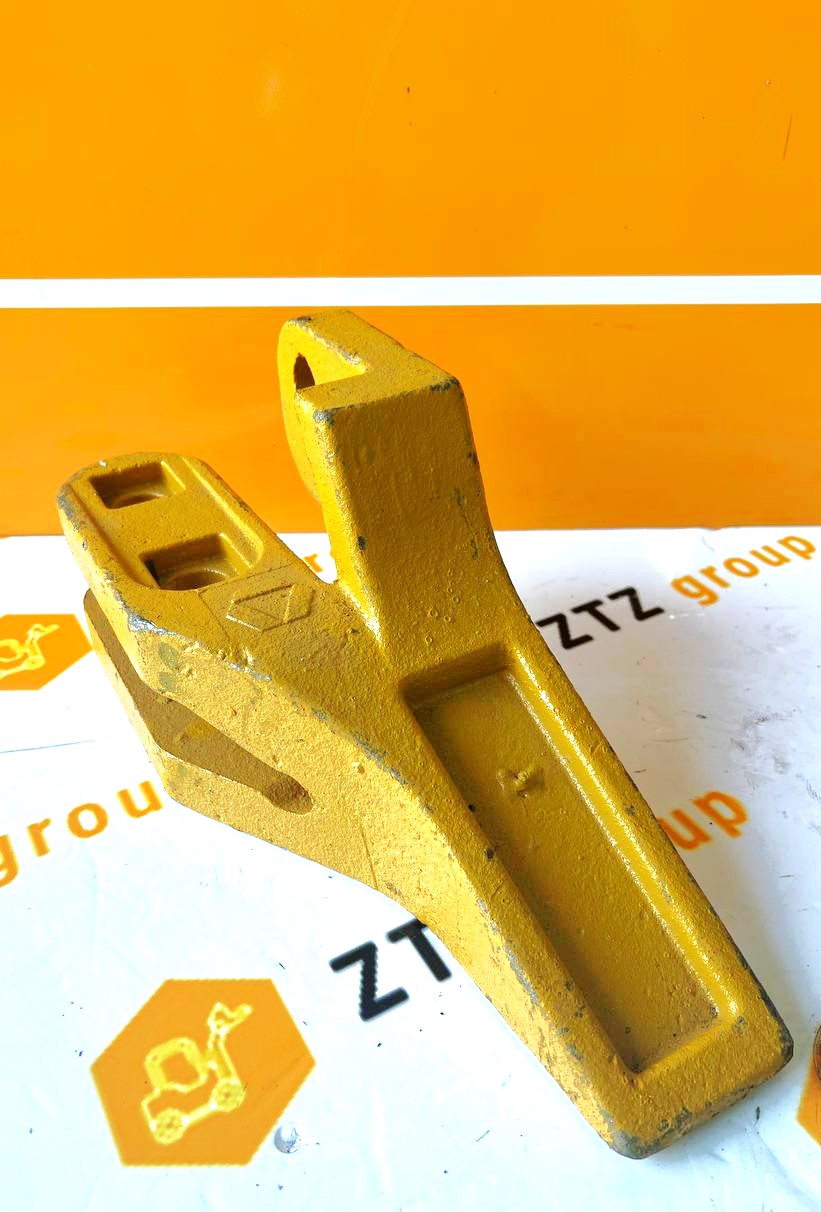 Зуб ковша правый