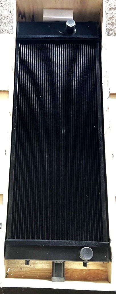 картинка 835 Радиатор водяной XCMG 50GN левая 860148427 400-920-1100-50-40 мм  от интернет-магазина «ZTZ Group»