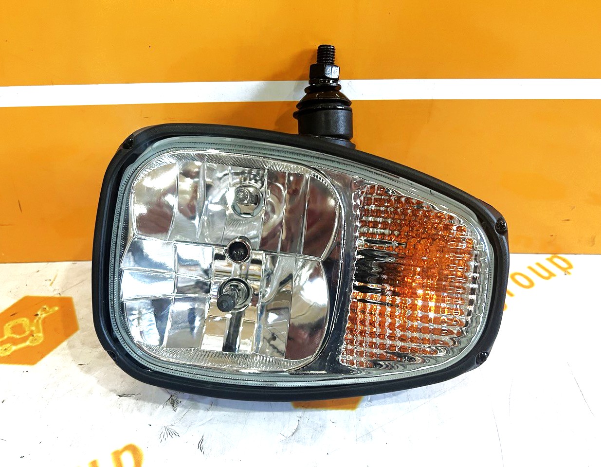 ФАРА A-015L ЛЕВАЯ