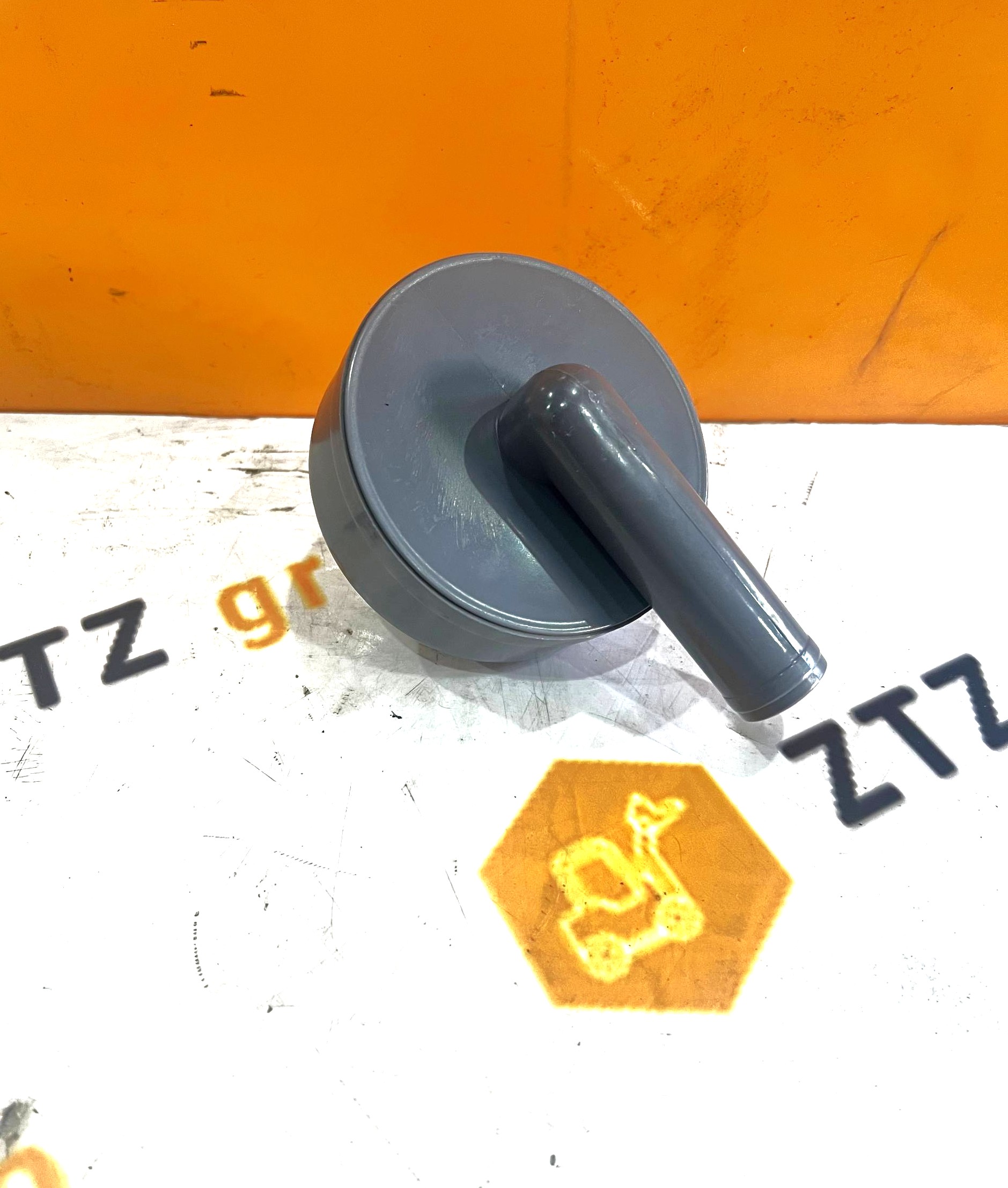 Сапун двигателя YC6108 пластик 2