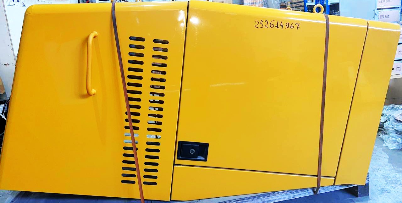 Капот LW330FN 2