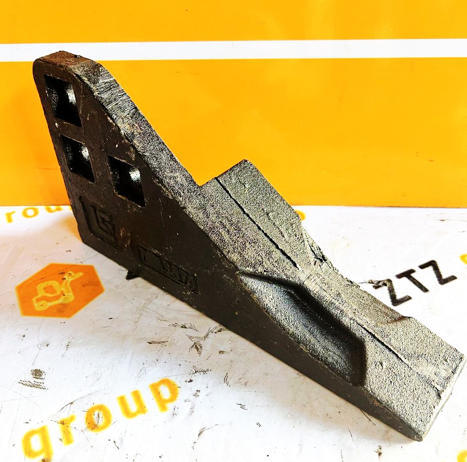 Зуб ковша левый Liugong 835H 2